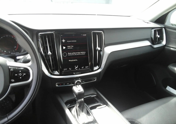 Volvo V60 Cross Country cena 129900 przebieg: 72500, rok produkcji 2020 z Wisła małe 379